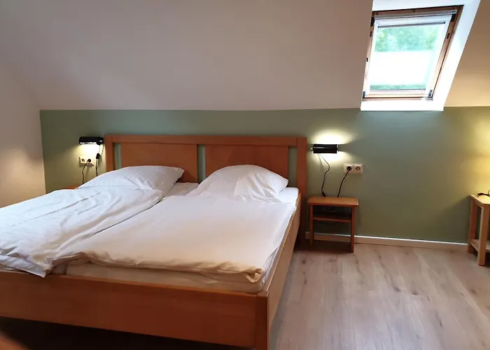 بيت للعطل 11 3 Schlafzimmer Nieheim